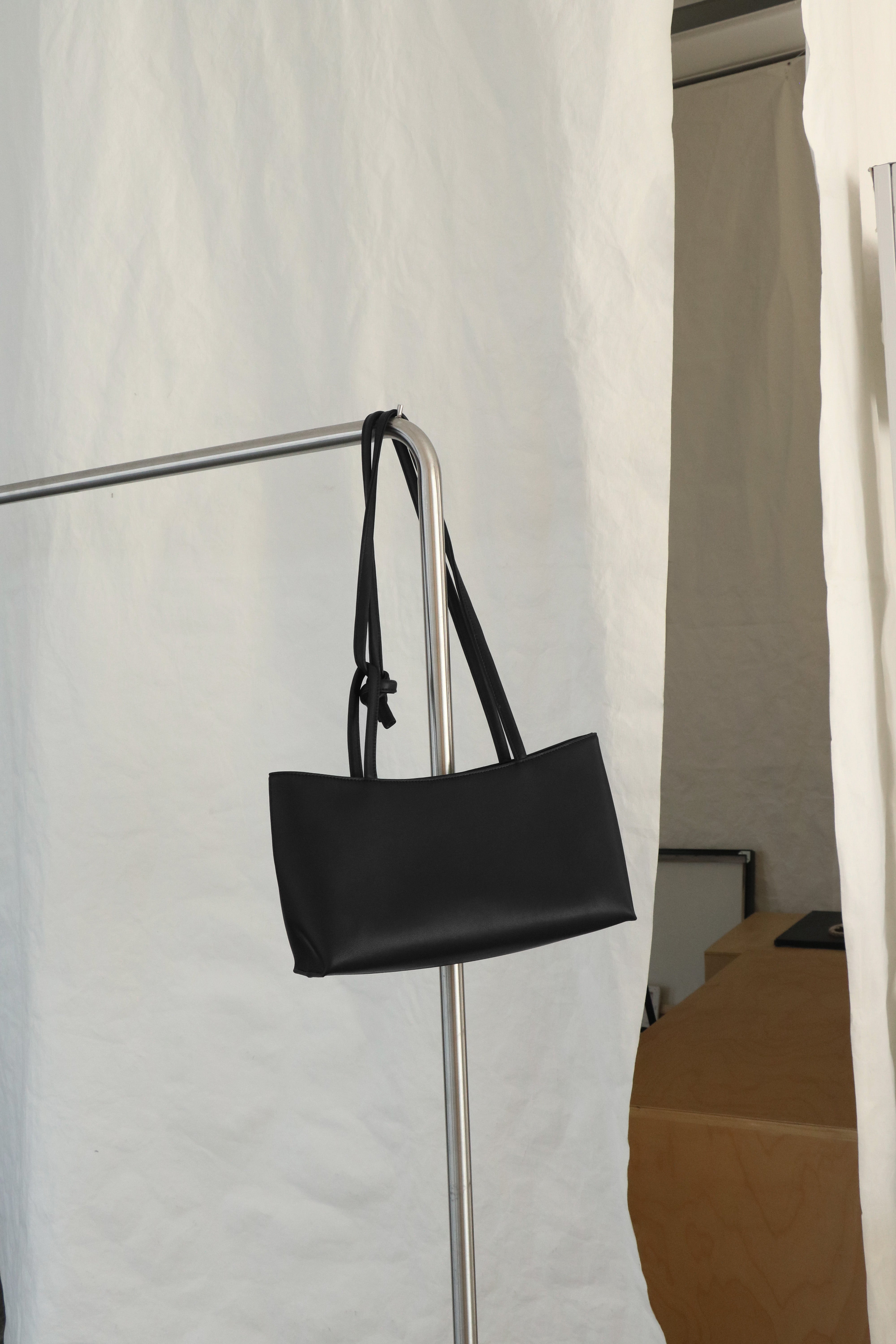 A Roam 2 Way Bag Black