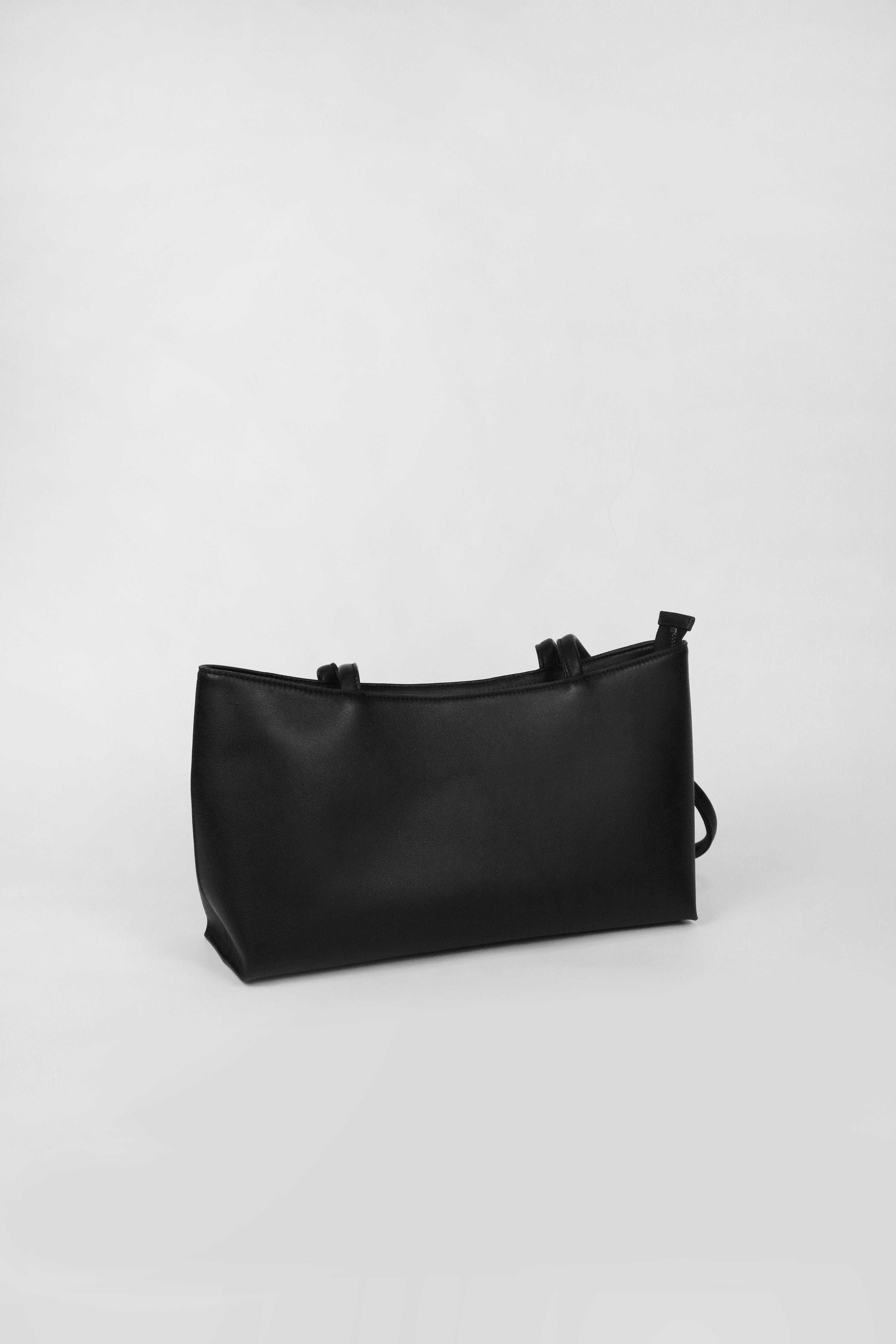 A Roam 2 Way Bag Black
