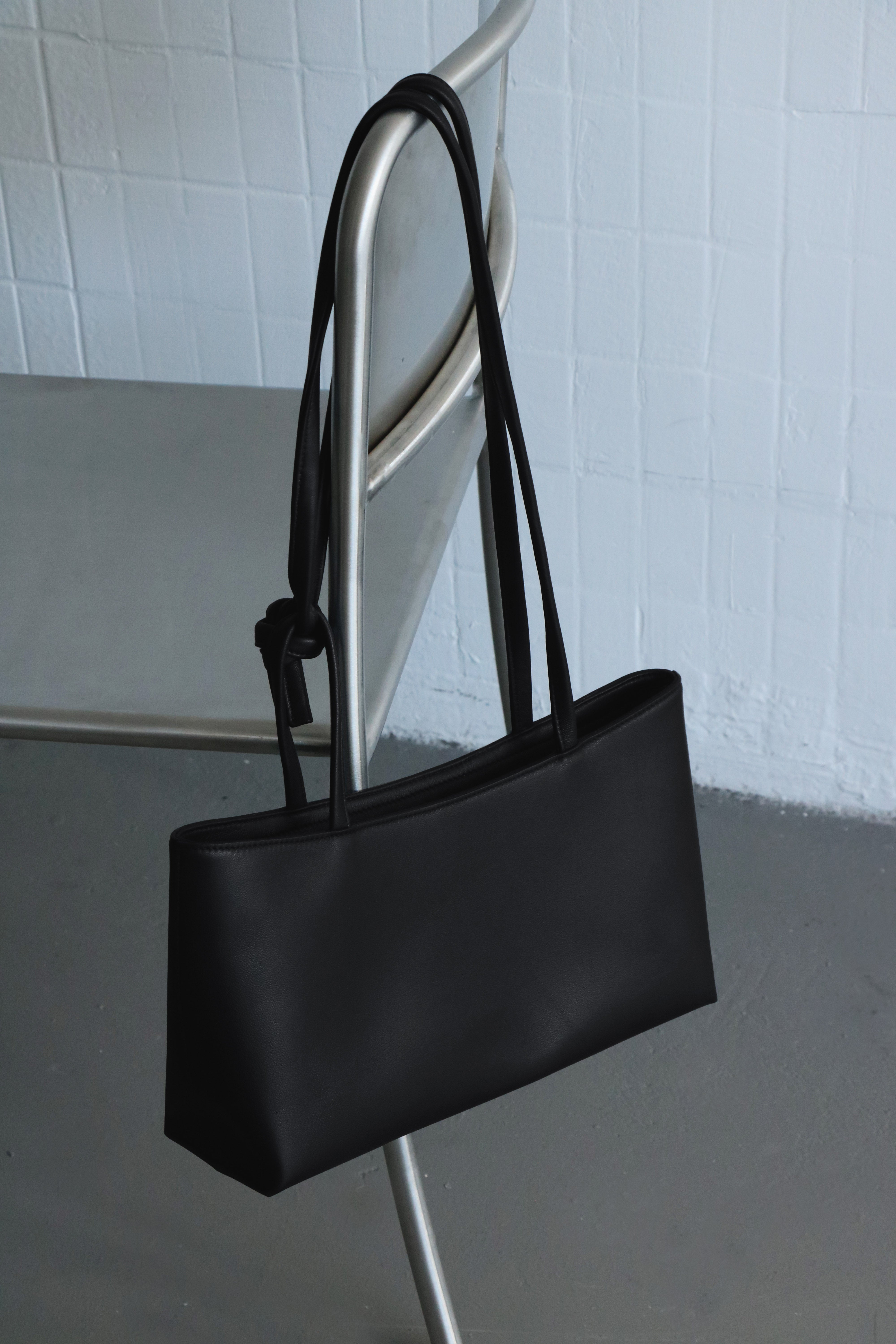 A Roam 2 Way Bag Black