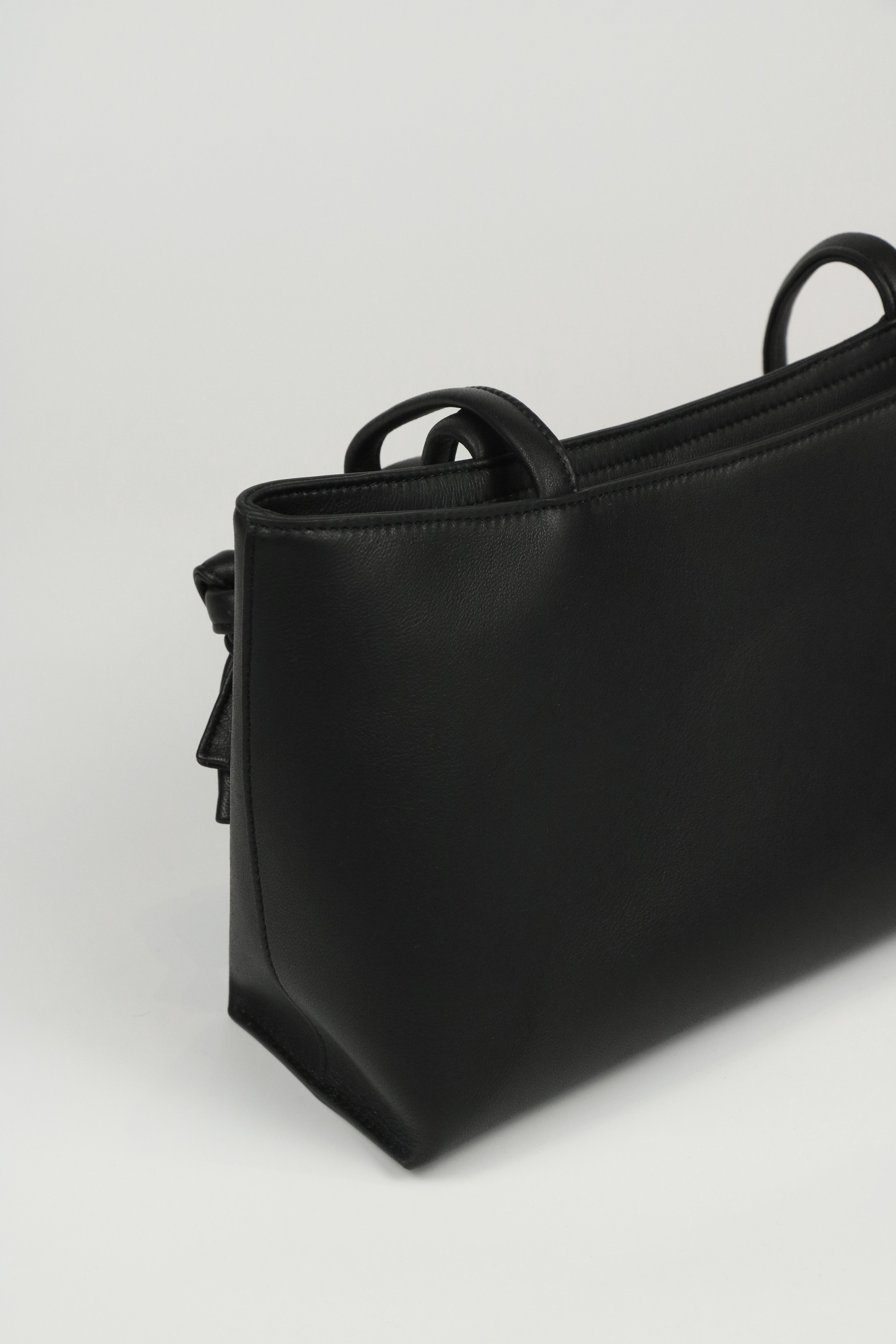 A Roam 2 Way Bag Black