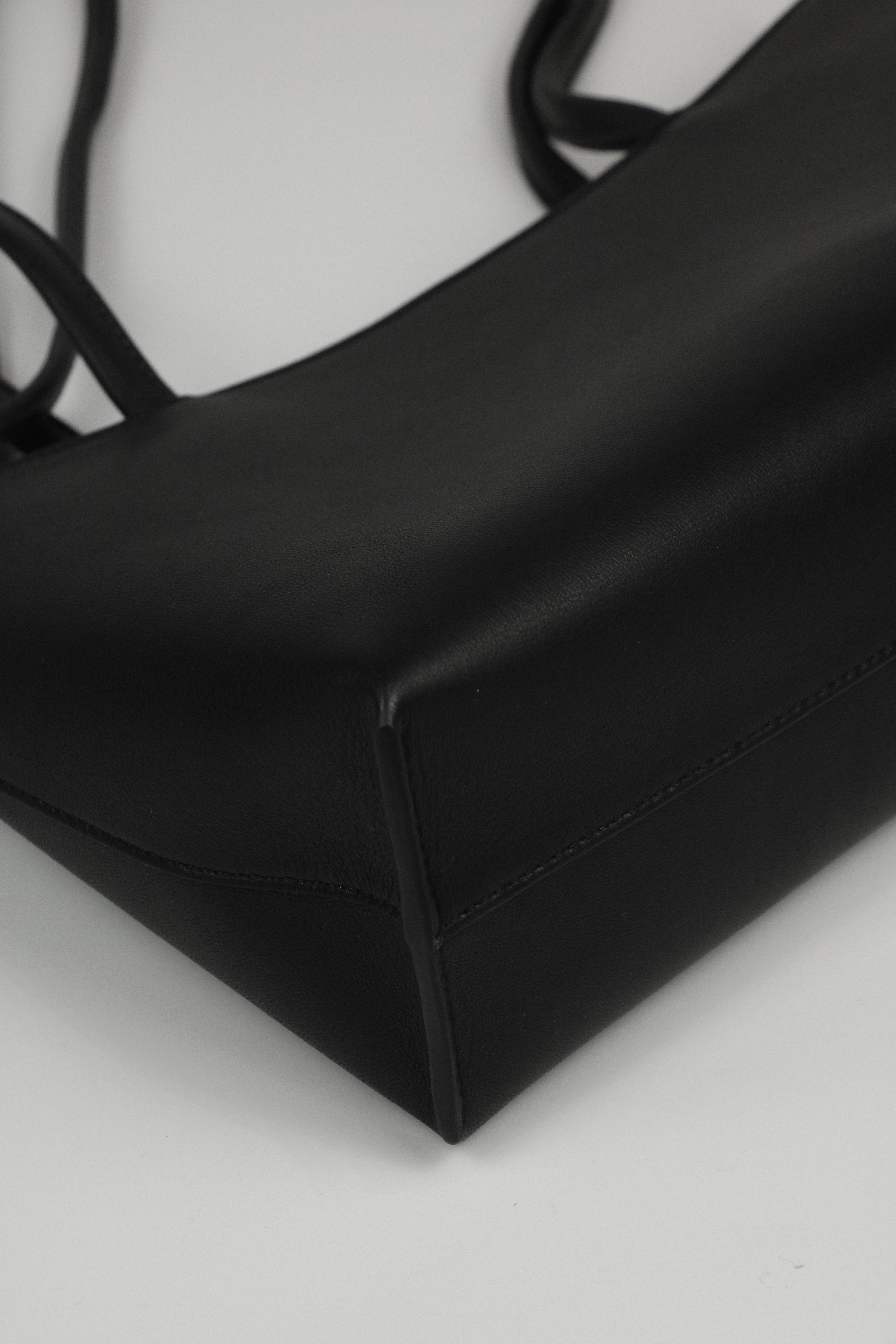 A Roam 2 Way Bag Black