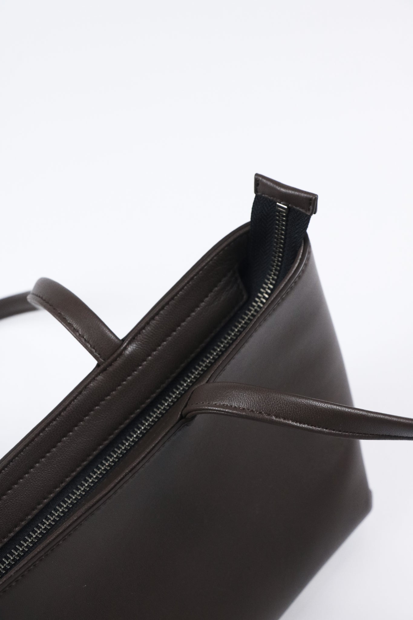 A Roam 2 Way Bag Brown