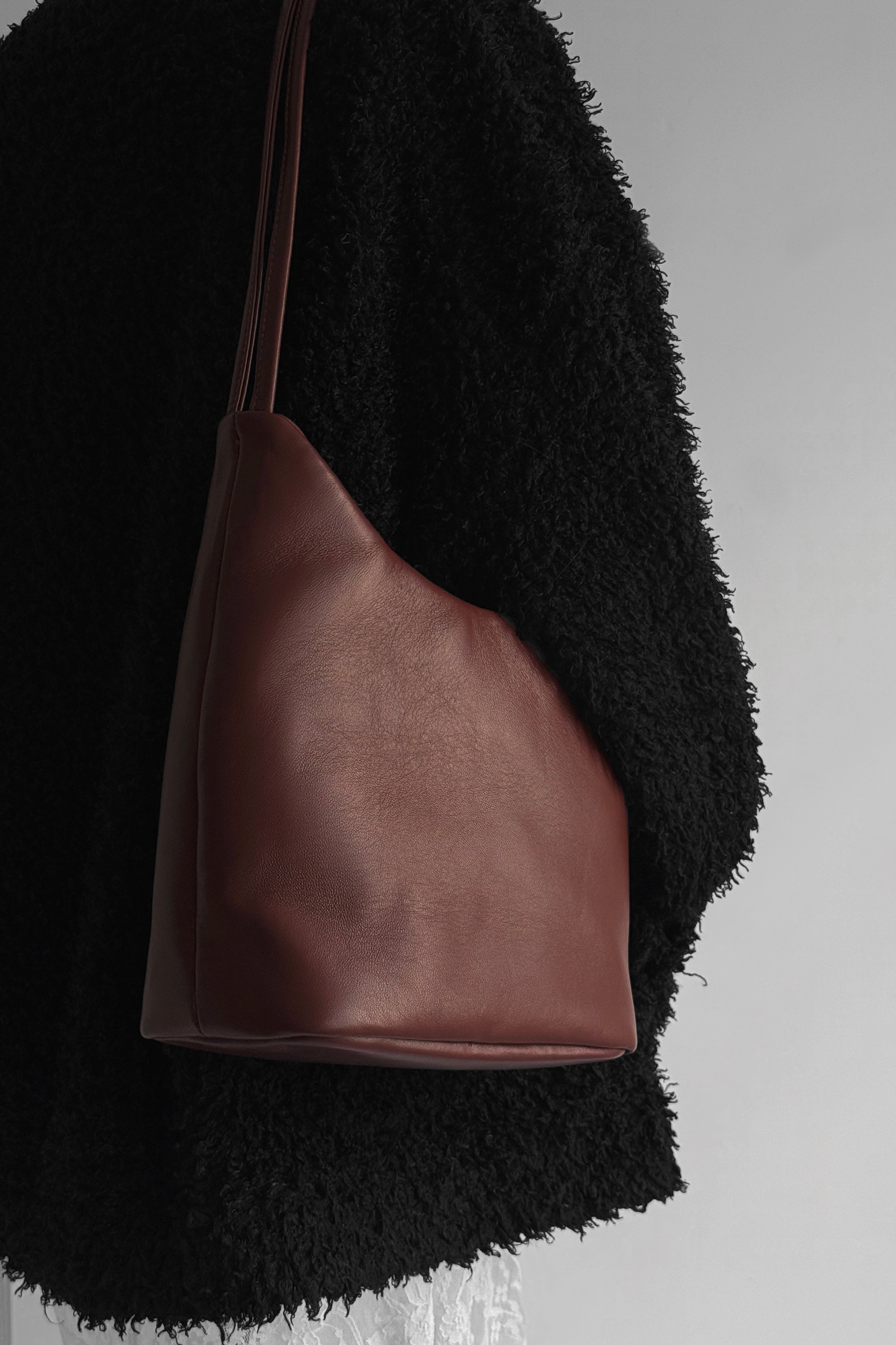 Harri Shoulder Bag Cherry